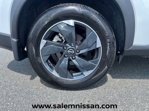 Used 2025 Nissan Rogue SV w/ SV Premium Package AWD/4WD image 28