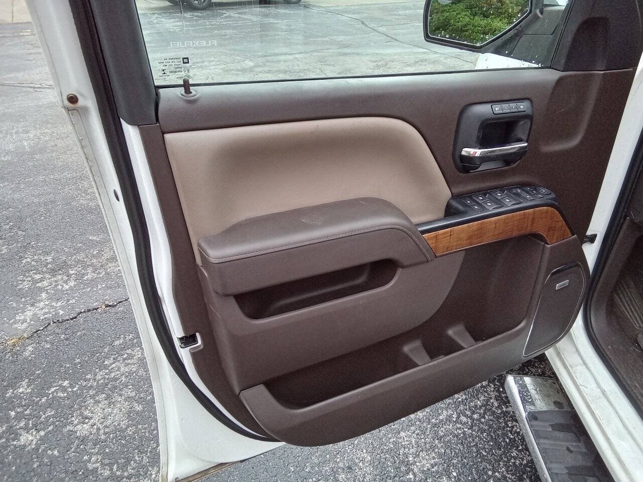 Used 2014 GMC Sierra 1500 SLT w/ SLT Preferred Package AWD/4WD image 16