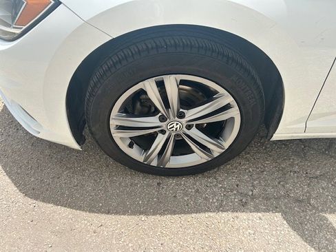 Used 2019 Volkswagen Jetta R-Line FWD image 6