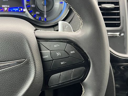 Used 2023 Chrysler 300 S image 28