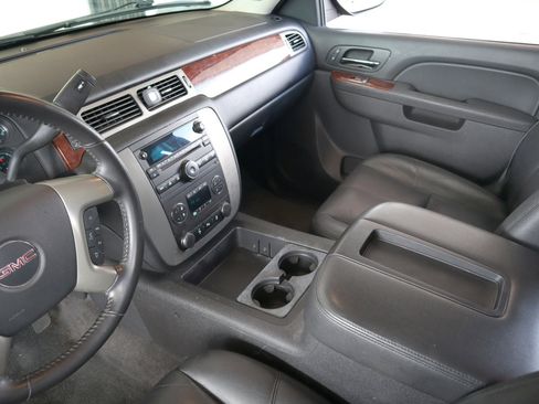 Used 2014 GMC Yukon SLT image 37