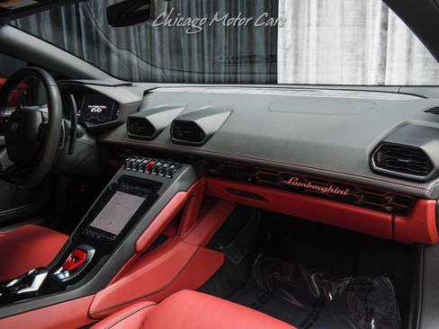 Used 2020 Lamborghini Huracan EVO image 22