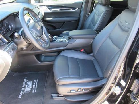 Certified 2025 Cadillac XT5 Premium Luxury image 17