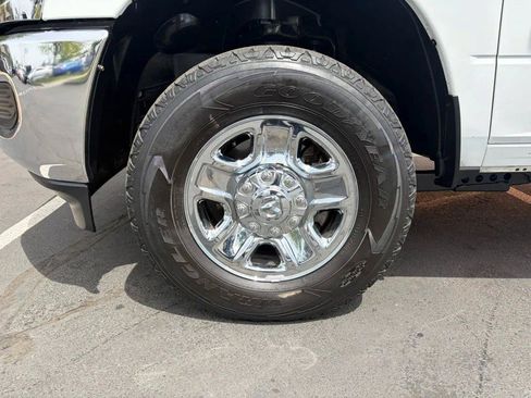Used 2022 RAM 2500 Tradesman w/ Chrome Appearance Group AWD/4WD image 9