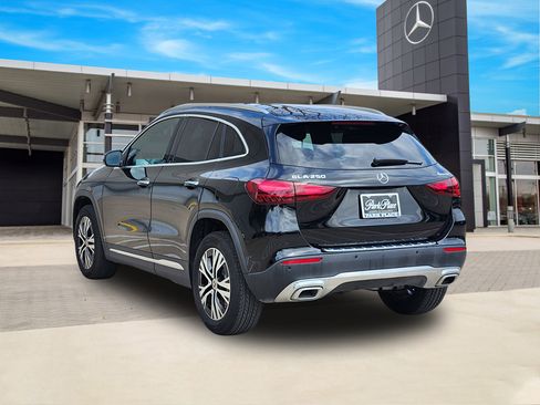 Used 2025 Mercedes-Benz GLA 250 4MATIC image 4