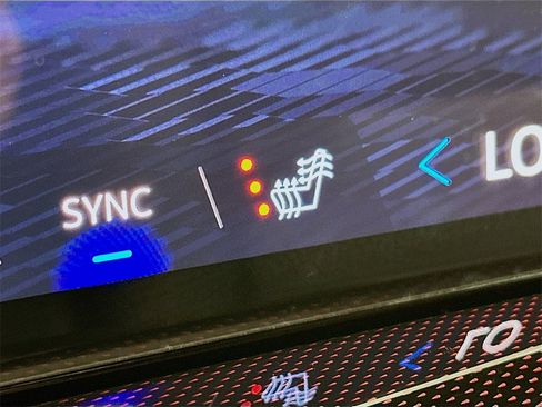 Used 2025 Chevrolet Traverse Z71 image 21