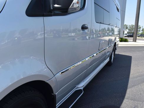 Used 2022 Mercedes-Benz Sprinter 3500 image 18