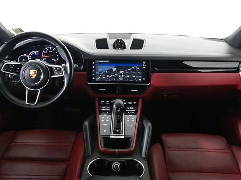 Certified 2022 Porsche Cayenne image 11
