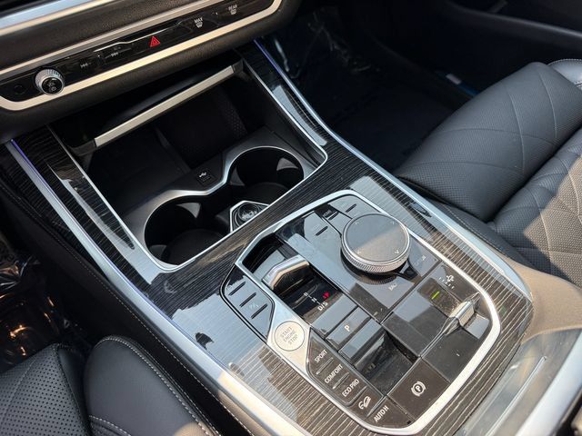 Used 2024 BMW X7 xDrive40i w/ M Sport Package AWD/4WD image 23
