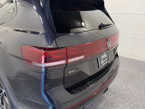 Used 2024 Volkswagen Atlas SEL Premium R-Line AWD/4WD image 16