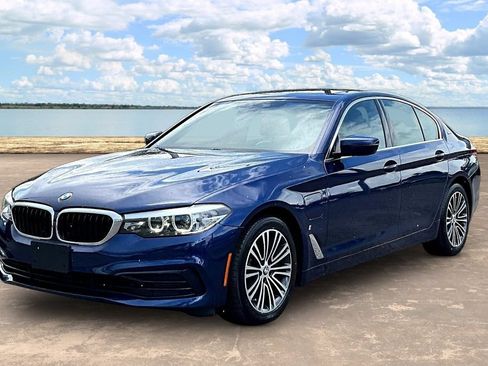 Used 2019 BMW 530e xDrive w/ Luxury Seating Package AWD/4WD image 1