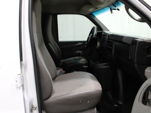 Used 2013 GMC Savana 2500 w/ Cold Climate Package RWD image 22