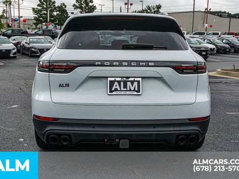 Used 2022 Porsche Cayenne Base image 11