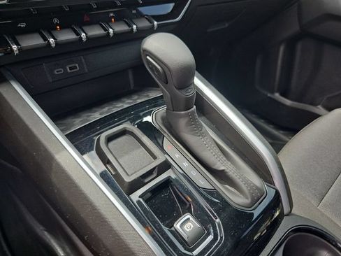 Used 2024 Chevrolet Colorado W/T RWD image 15