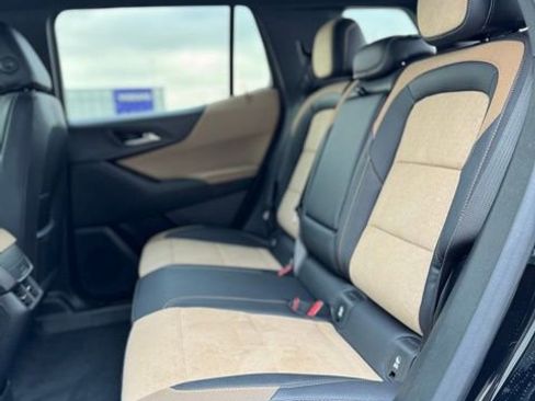 Used 2025 Chevrolet Equinox ACTIV image 24