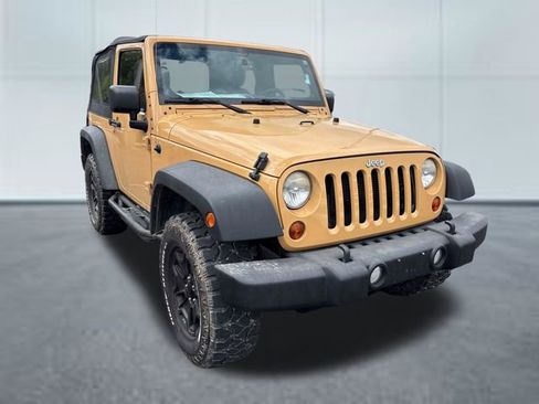 Used 2013 Jeep Wrangler Sport AWD/4WD image 5