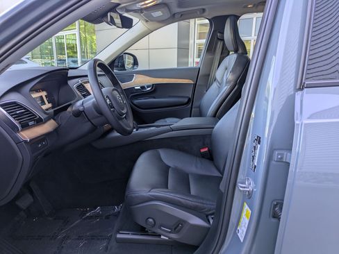 Used 2023 Volvo XC90 T8 Plus w/ Protection Package Premier AWD/4WD image 15