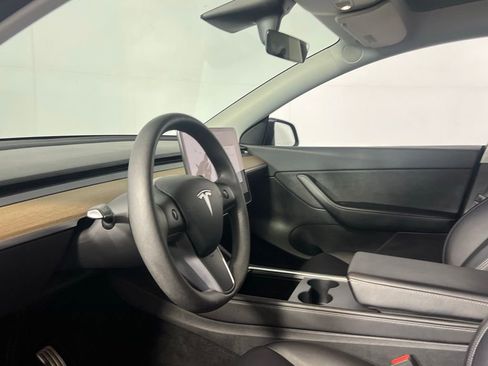Used 2022 Tesla Model Y Performance image 22