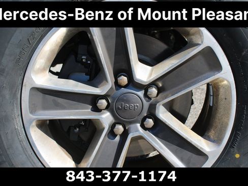 Used 2018 Jeep Wrangler Unlimited Sahara image 18