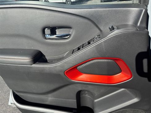 Used 2022 Nissan Frontier PRO-4X w/ Off-Road Protection Package image 9