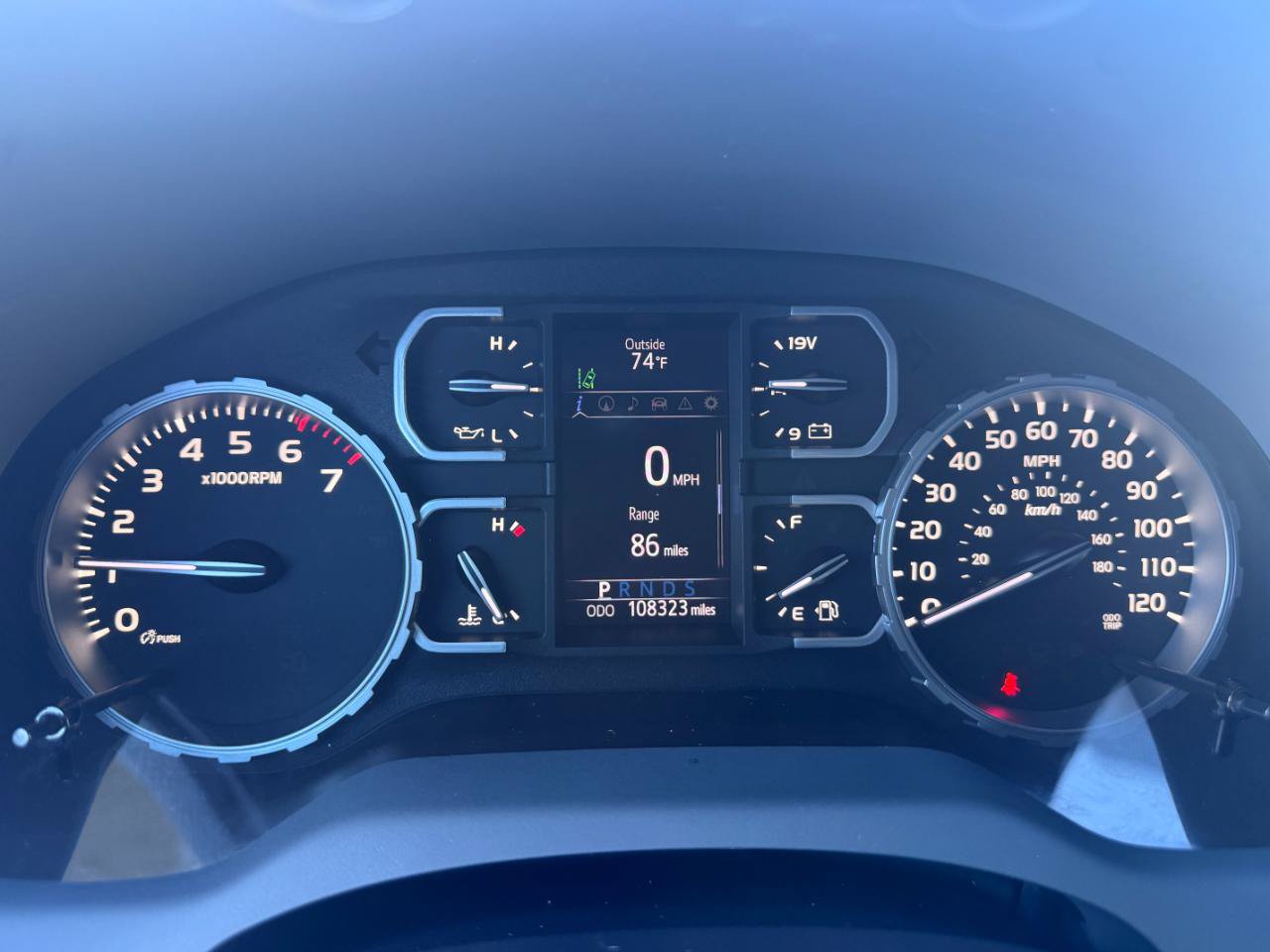 Used 2019 Toyota Tundra SR5 w/ SR5 Upgrade Package AWD/4WD image 9