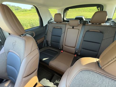 Used 2025 Ford Bronco Sport Outer Banks w/ Outer Banks Tech Package+ AWD/4WD image 33