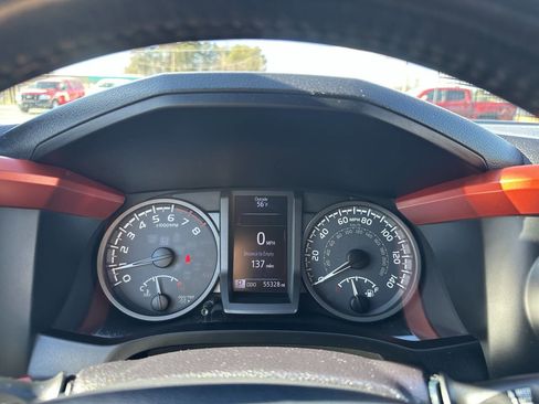 Used 2016 Toyota Tacoma TRD Sport image 19