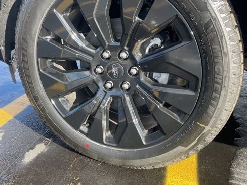 New 2025 Ford Expedition Platinum w/ Stealth Appearance Package image 9