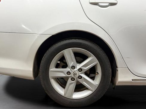 Used 2014 Toyota Camry LE image 35