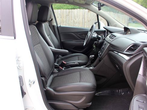 Used 2016 Buick Encore Convenience FWD image 36