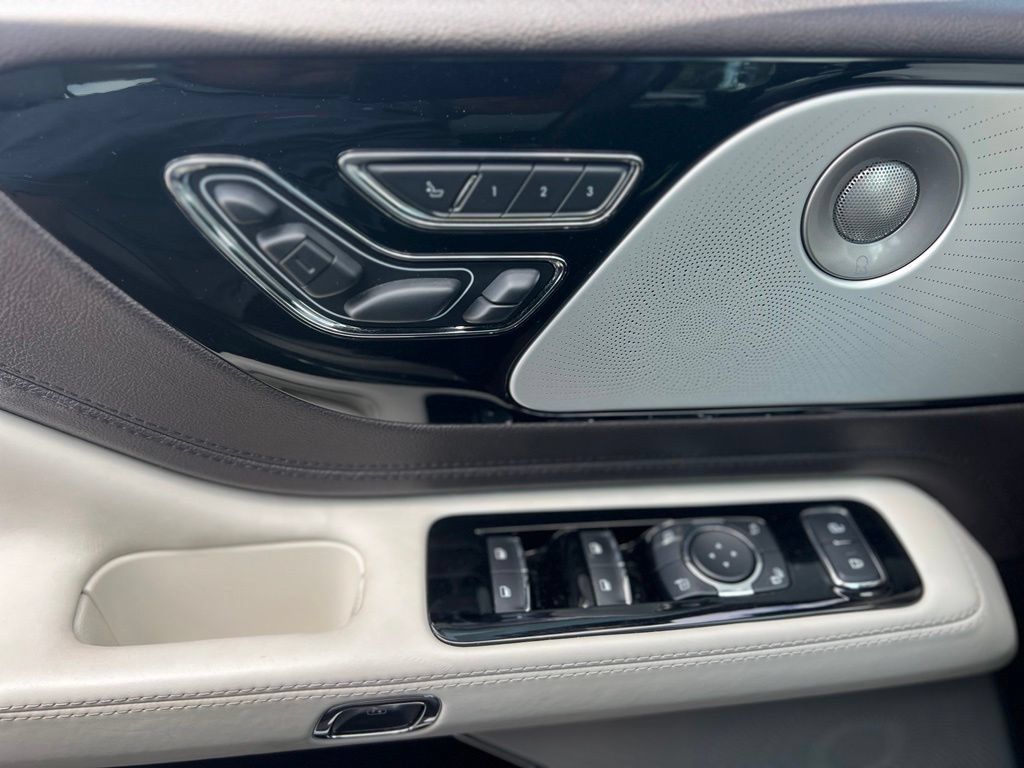 Used 2020 Lincoln Aviator Black Label AWD/4WD image 19
