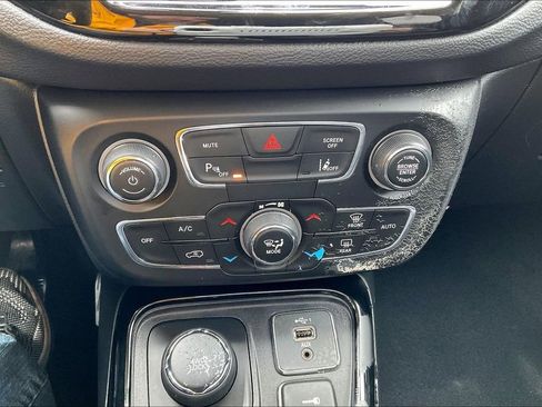 Used 2021 Jeep Compass Limited w/ Sun and Sound Group image 32