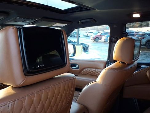 Used 2023 INFINITI QX80 Sensory w/ All-Season Package image 17