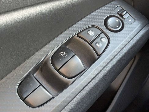 Used 2025 Nissan Altima 2.5 SV image 24