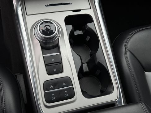 Certified 2024 Ford Explorer XLT w/ Equipment Group 202A image 21