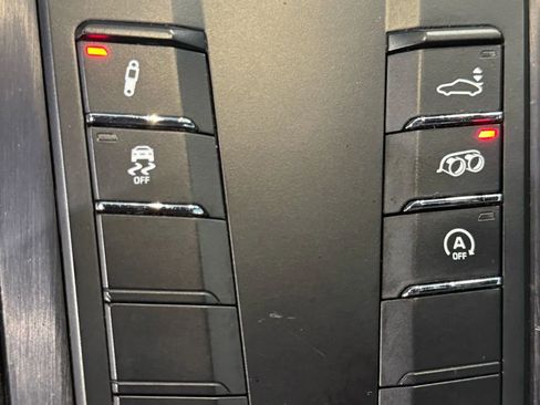 Used 2018 Porsche 718 Cayman GTS image 15