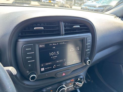 Used 2025 Kia Soul LX w/ LX Technology Package FWD image 20