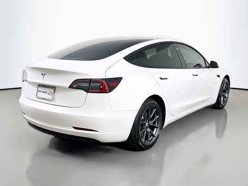 Used 2021 Tesla Model 3 Standard Range Plus image 6