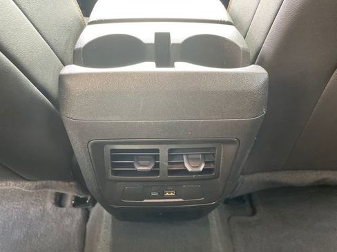 Used 2024 GMC Canyon AT4 w/ Technology Package image 18