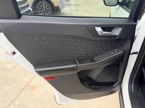 Used 2020 Ford Escape SEL image 21