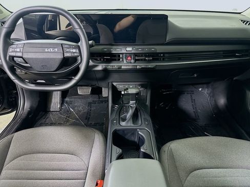 Used 2025 Kia K4 EX image 18