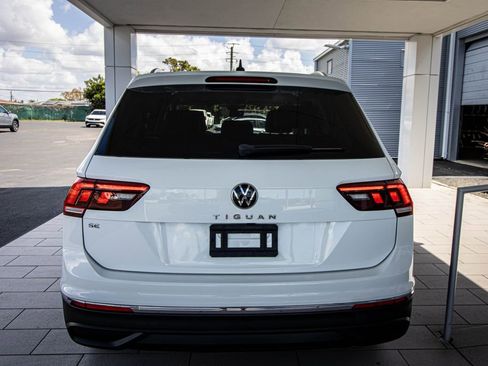 Used 2022 Volkswagen Tiguan SE w/ Panoramic Sunroof Package image 15