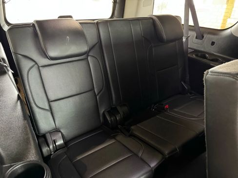 Used 2020 GMC Yukon XL SLT w/ Premium Edition image 24