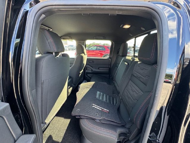 Used 2026 Nissan Frontier PRO-4X AWD/4WD image 12