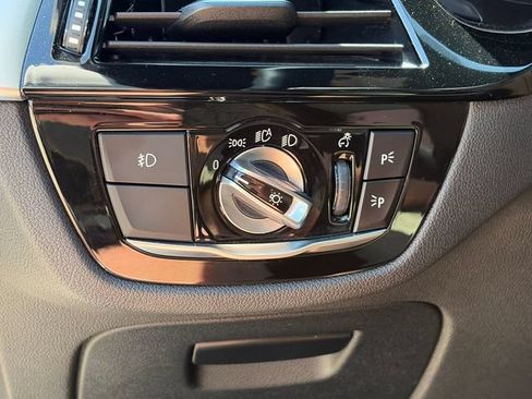 Used 2018 BMW 530e RWD image 19