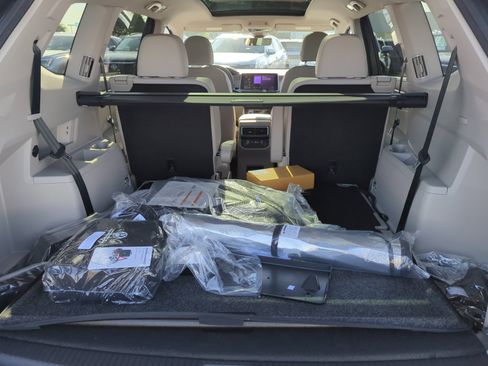 New 2026 Volkswagen Atlas SEL Premium R-Line image 32