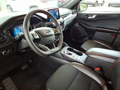 Certified 2025 Ford Escape ST-Line FWD image 10