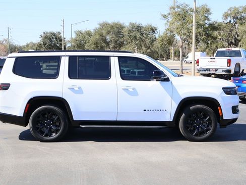 Used 2023 Jeep Wagoneer Series II image 9