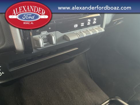 Used 2025 RAM 2500 Big Horn AWD/4WD image 28