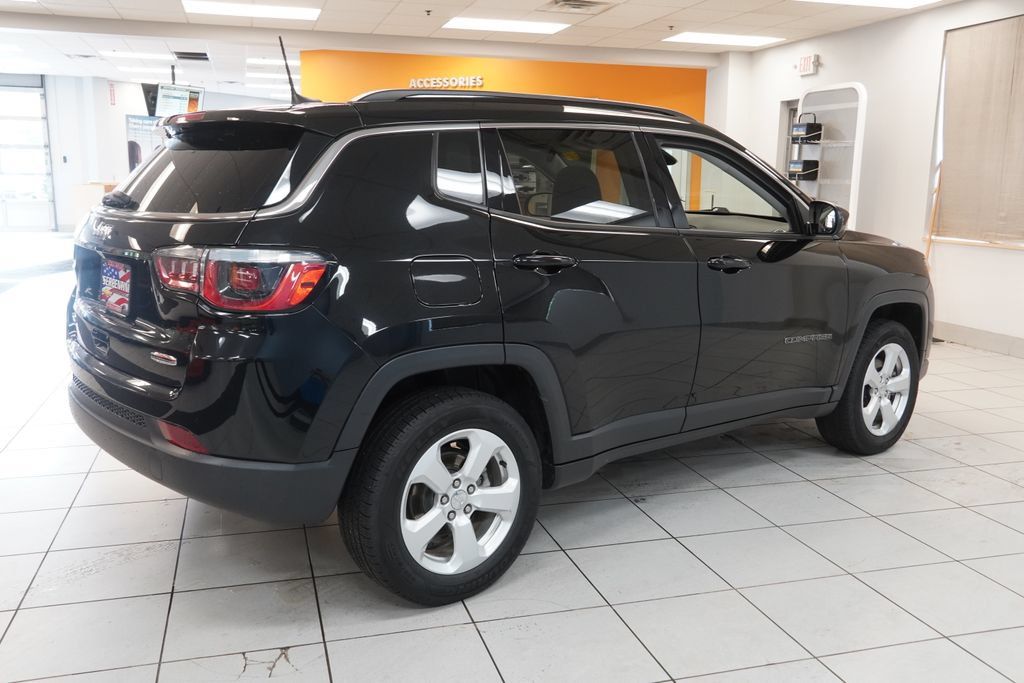 Used 2019 Jeep Compass Latitude w/ Cold Weather Group AWD/4WD image 12